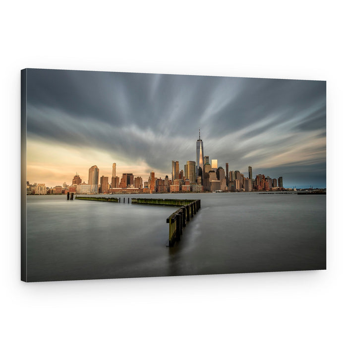 Manhattan Skyline Glow – Canvas Print