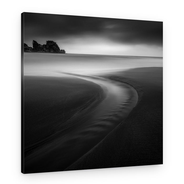 Serene Beach Curve – Canvas Print