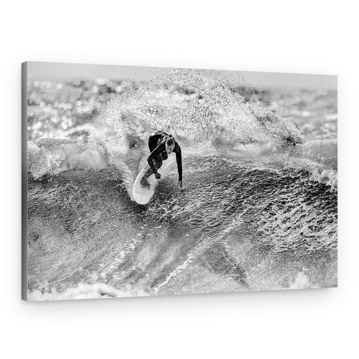 Powerful Surf Action – Canvas Print