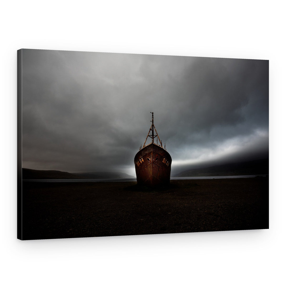 Dark Stormy Shipwreck – Canvas Print