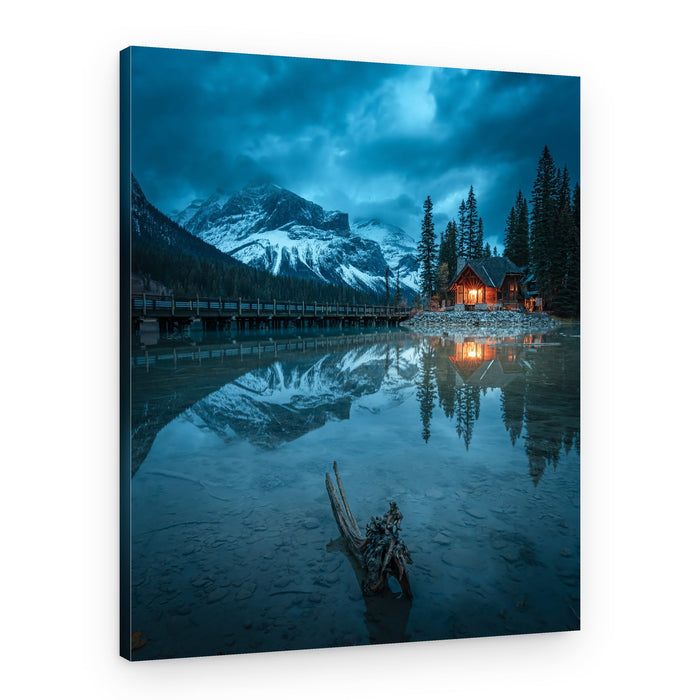 Cozy Cabin Lake Reflection – Canvas Print