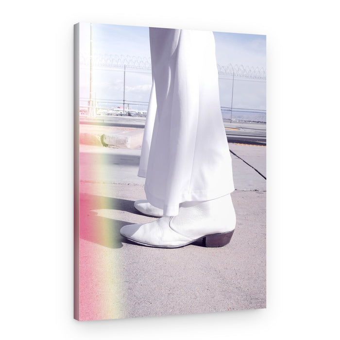 White Pants Airport Style – Canvas Print