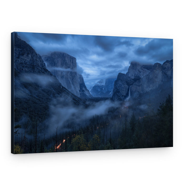 Misty Yosemite Valley – Canvas Print